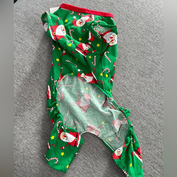 New with tags‎ dog pajamas with Santa print - Picture 5 of 5